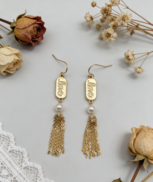 CHAIN TASSEL EARRINGS IN FISH HOOK